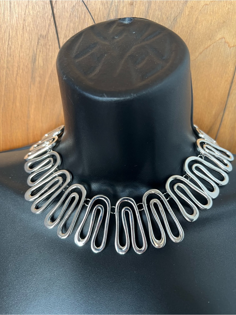 NWT 16” Silver Sculptural Wave Collar Necklace by Piper K!